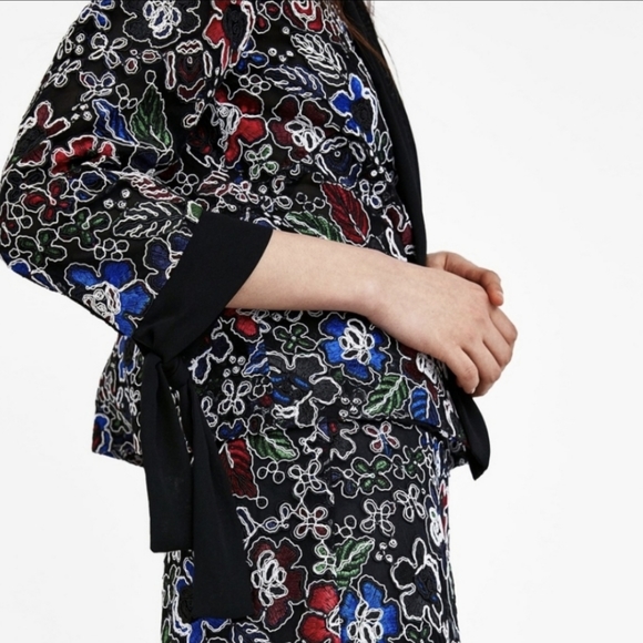 BNWT Zara Floral Embroidered Blazer - M - Picture 2 of 8